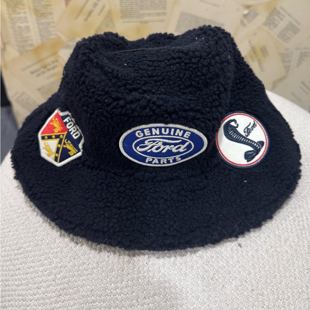 Urban Outfitters American Needle Ford Patch Fleece Bucket Hat Black - Picture 4 of 6